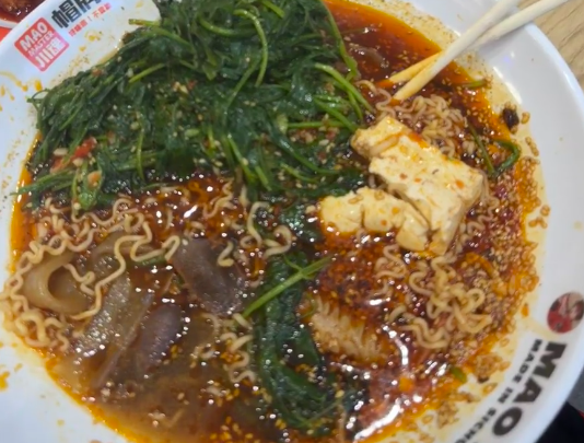 麻辣烫和冒菜究竟是不是亲兄弟呢