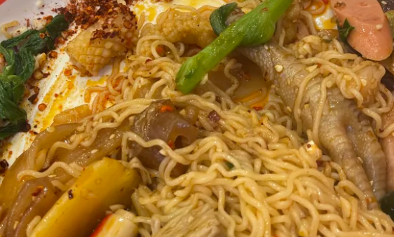 餐饮小白开店，是加盟好还是自己做好