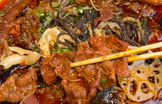 冒菜摆摊零基础咋搞？帽牌货冒菜教你轻松出摊