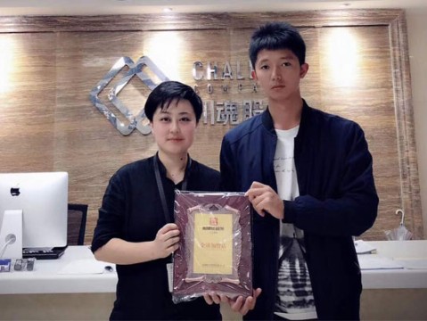 云南玉溪的赵先生成功与帽牌货冒菜签约