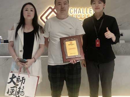 成都郫都区的刘老板签约加盟帽牌货冒菜