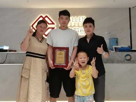 刘女士一家做了30余年的卤菜生意