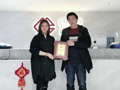 重庆铜梁的陈老板签约加盟帽牌货冒菜
