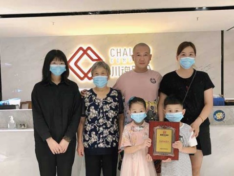 河北石家庄的郝先生是做家具行业的