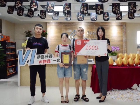 爱点外卖的杨女士成功加盟帽牌货冒菜