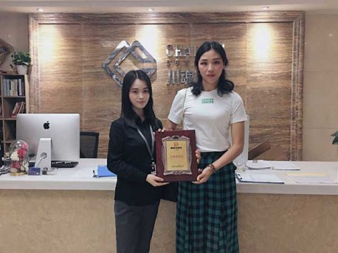 广东深圳的李女士成功与帽牌货冒菜签约