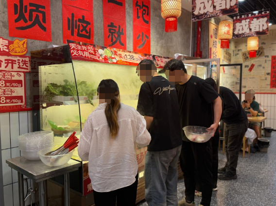 想开冒菜店但新手没经验怎么办，做帽牌货对新手友好吗