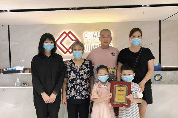 恭喜石家庄的郝先生签约加盟帽牌货冒菜 恭喜石家庄的郝先生签约加盟帽牌货冒菜