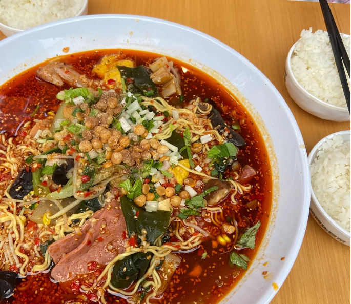 冒菜好吃还是麻辣烫好吃，哪一个更好吃