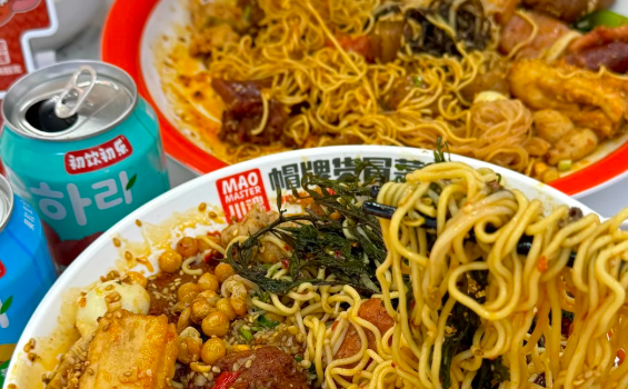 十多万在县城开帽牌货冒菜店，够吗？