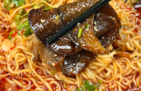 想学做冒菜开店靠谱吗？帽牌货这样学准没错